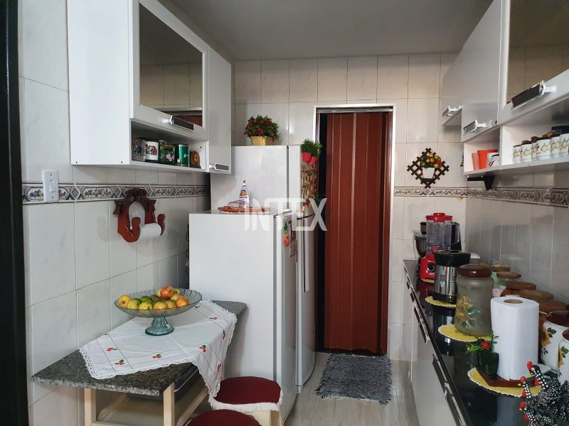 Casa à venda com 2 quartos, 80m² - Foto 19