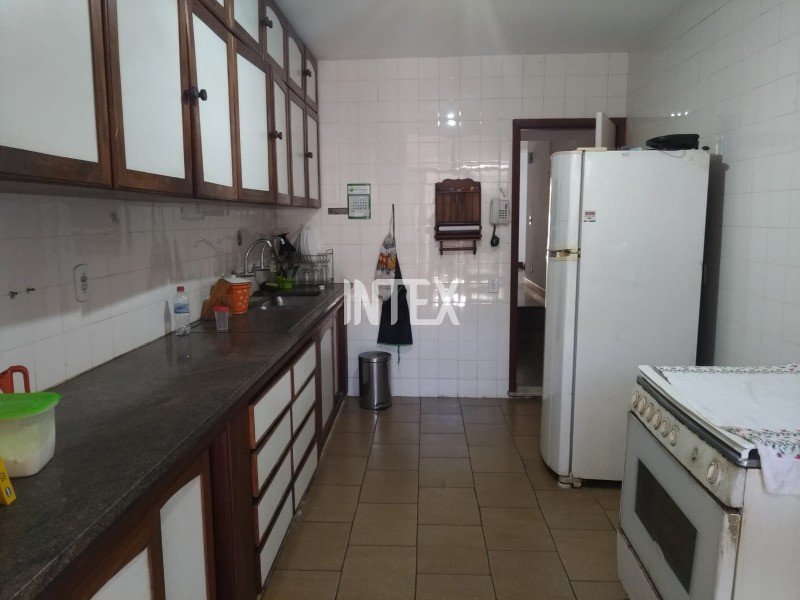 Casa à venda com 4 quartos, 335m² - Foto 20