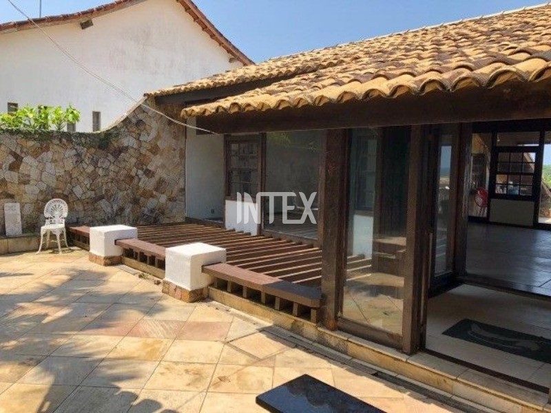 Casa à venda com 4 quartos, 350m² - Foto 2