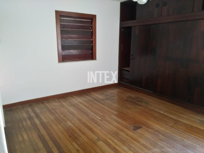 Casa à venda com 4 quartos, 335m² - Foto 33