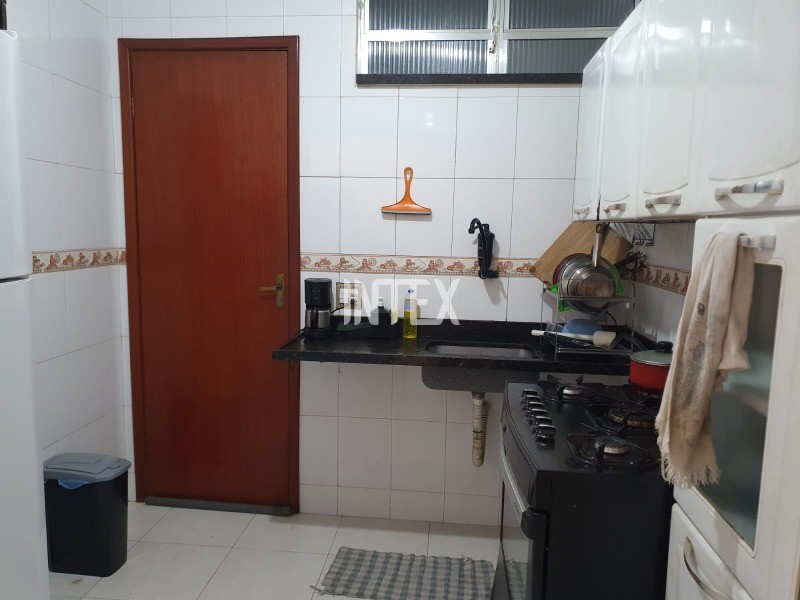 Casa à venda com 3 quartos, 90m² - Foto 8