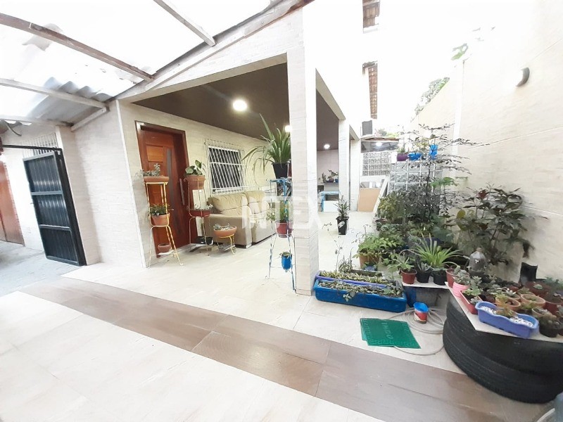 Casa à venda com 3 quartos, 160m² - Foto 4