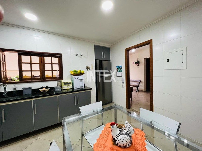 Casa à venda com 3 quartos, 291m² - Foto 45