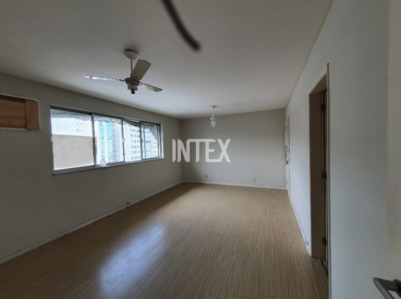 Apartamento à venda com 2 quartos, 90m² - Foto 1