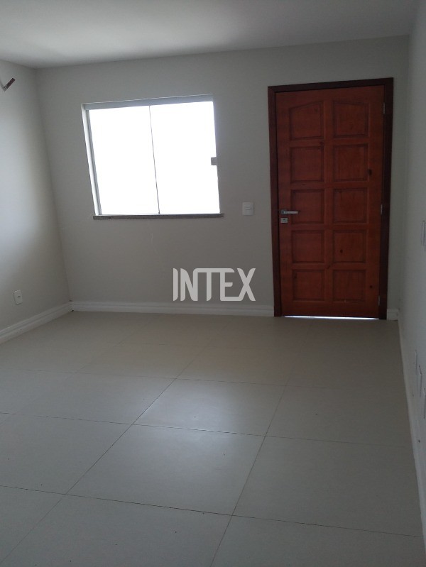 Casa à venda com 4 quartos, 95m² - Foto 18