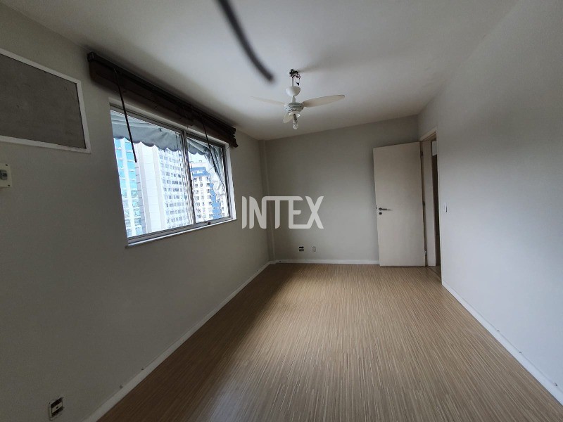 Apartamento à venda com 2 quartos, 90m² - Foto 9