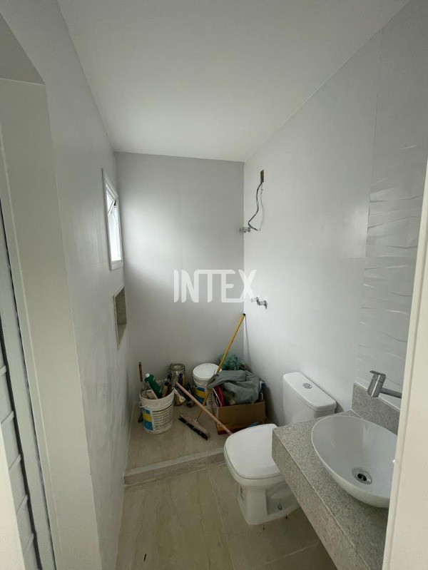 Casa à venda com 4 quartos, 180m² - Foto 14