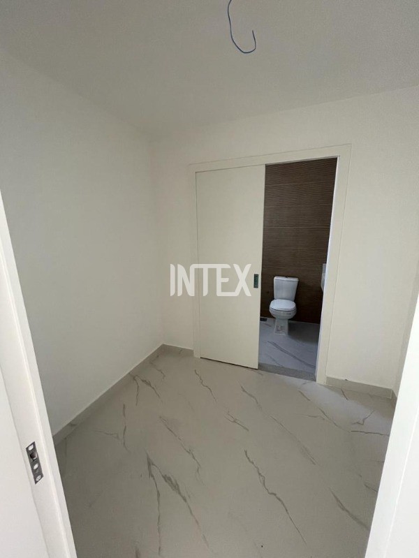 Casa à venda com 4 quartos, 180m² - Foto 26