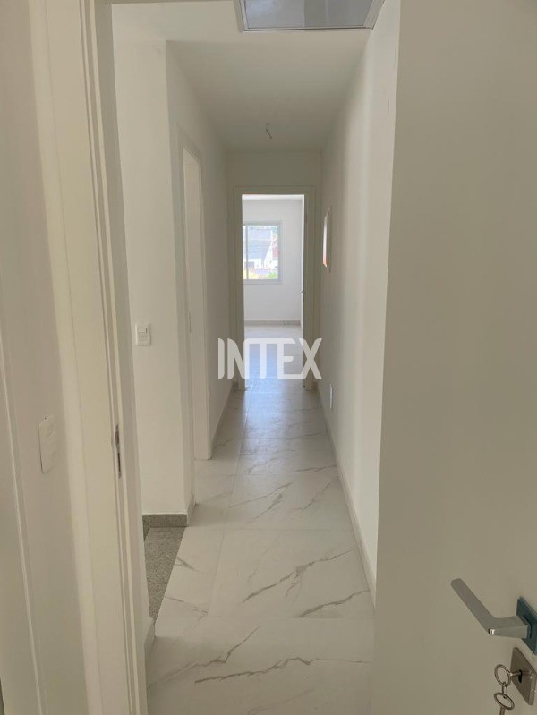 Casa à venda com 4 quartos, 180m² - Foto 10