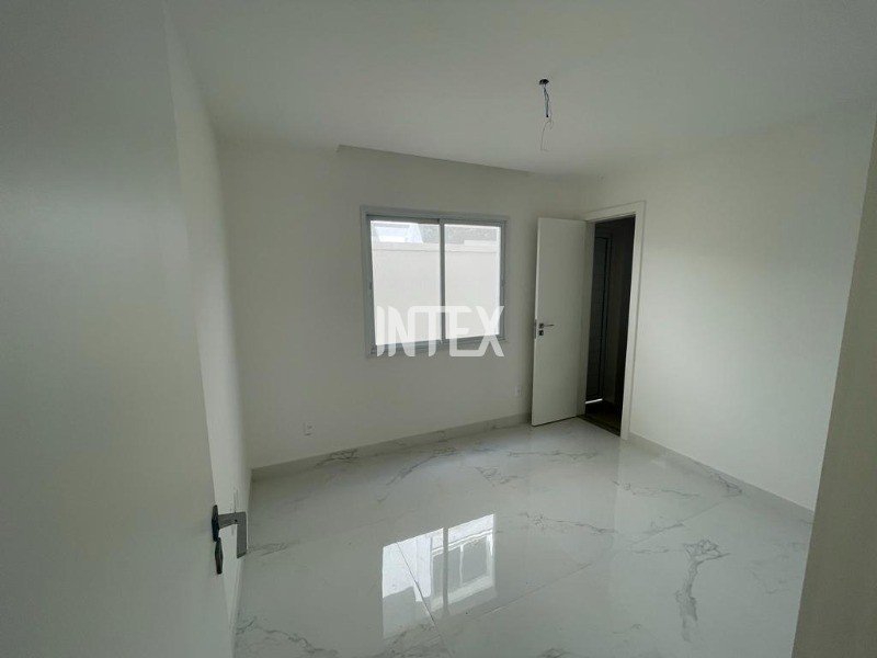 Casa à venda com 4 quartos, 180m² - Foto 5