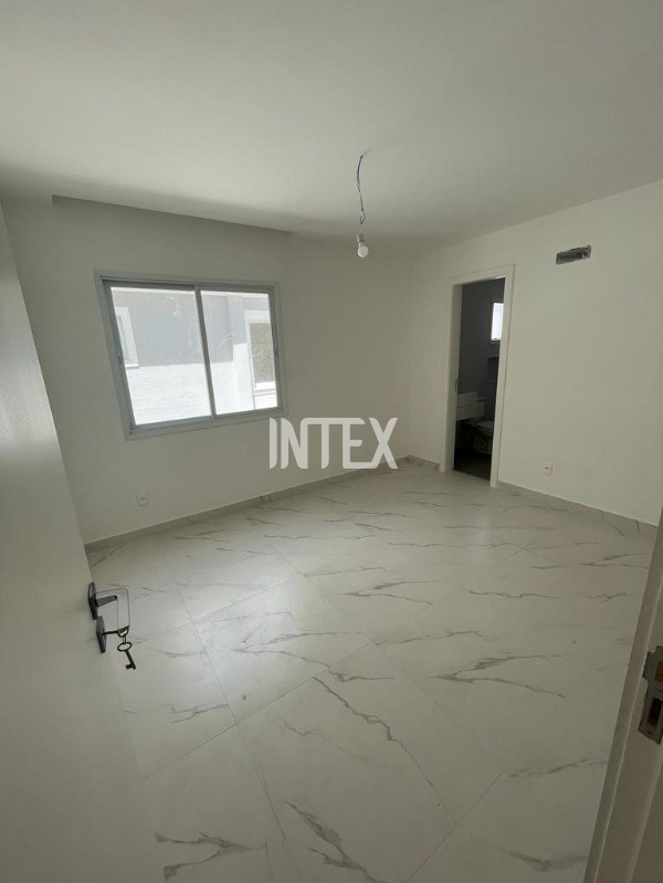 Casa à venda com 4 quartos, 180m² - Foto 9