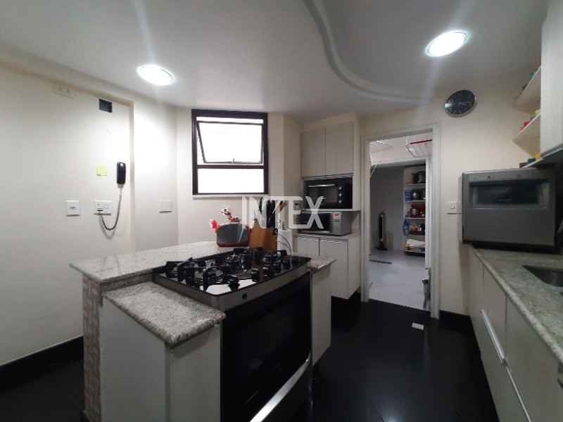 Apartamento à venda com 3 quartos, 220m² - Foto 45