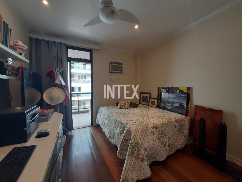 Apartamento à venda com 3 quartos, 220m² - Foto 10