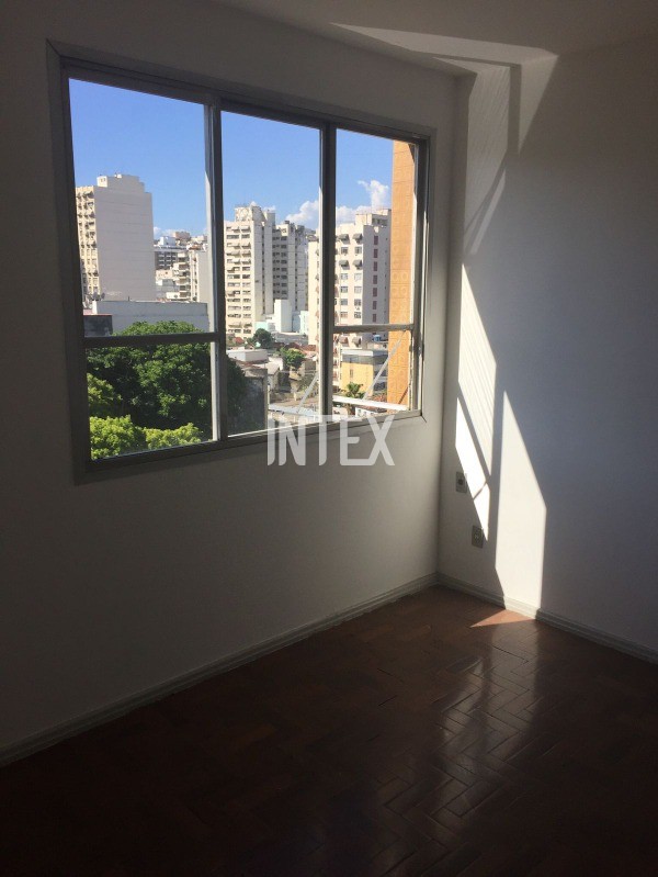 Apartamento à venda com 2 quartos, 85m² - Foto 11