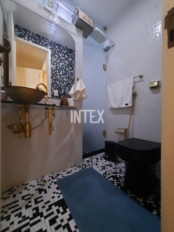 Apartamento à venda com 3 quartos, 220m² - Foto 17