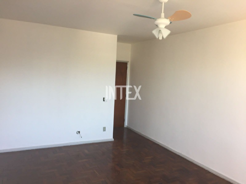 Apartamento à venda com 2 quartos, 85m² - Foto 3