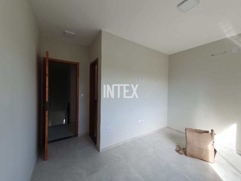 Casa à venda com 2 quartos, 115m² - Foto 22