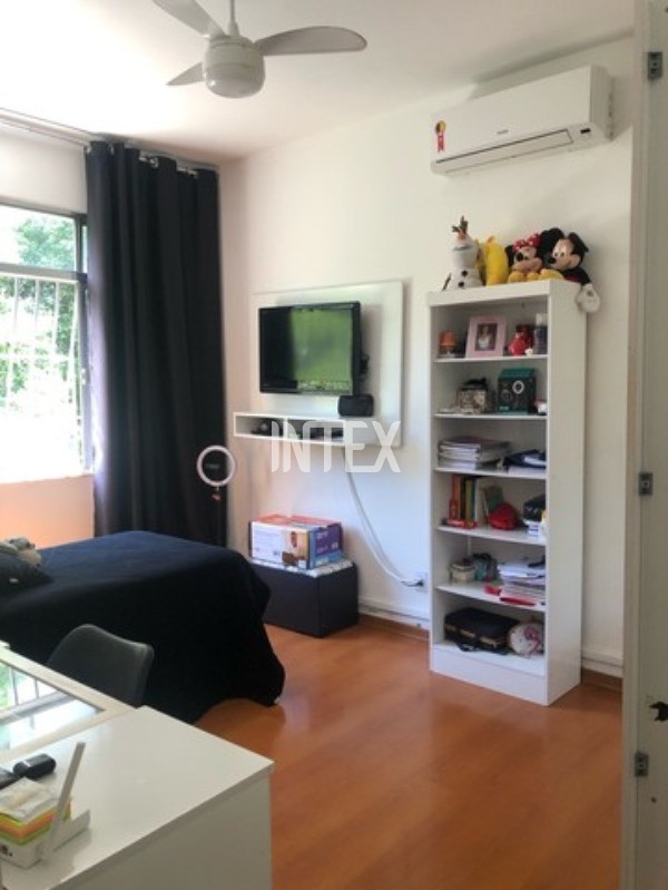 Apartamento à venda com 3 quartos, 144m² - Foto 9