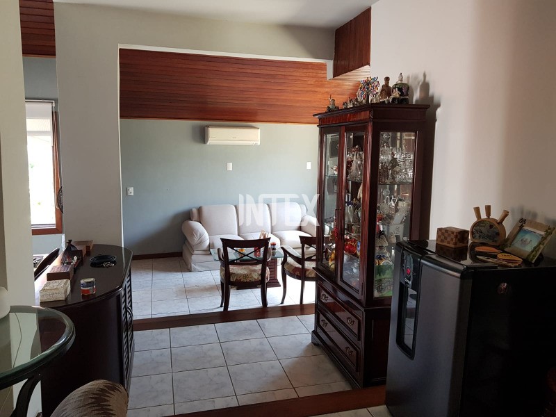 Casa à venda com 7 quartos, 410m² - Foto 10