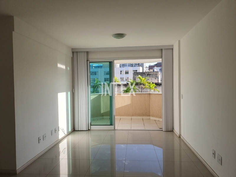 Apartamento à venda com 3 quartos, 105m² - Foto 1