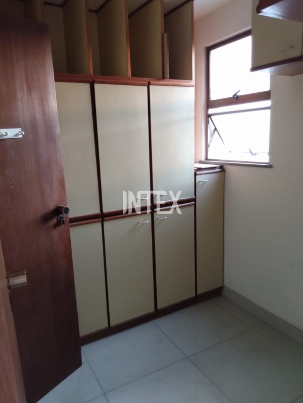 Apartamento à venda com 4 quartos, 181m² - Foto 28