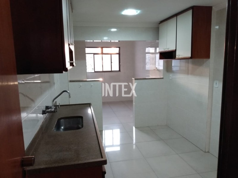 Apartamento à venda com 4 quartos, 181m² - Foto 26