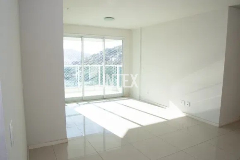 Apartamento à venda com 3 quartos, 114m² - Foto 1