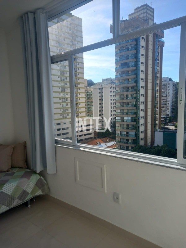 Apartamento à venda com 2 quartos, 75m² - Foto 19