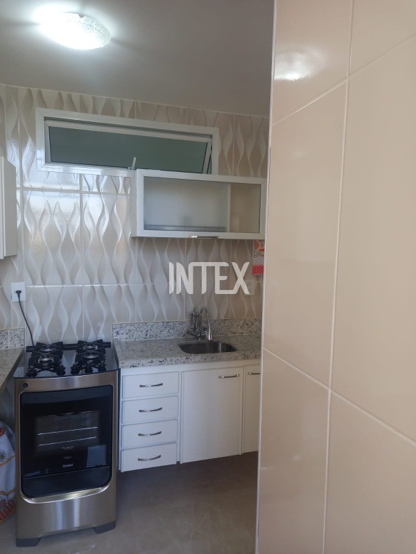 Apartamento à venda com 2 quartos, 75m² - Foto 32