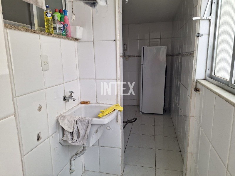 Apartamento à venda com 2 quartos, 70m² - Foto 14