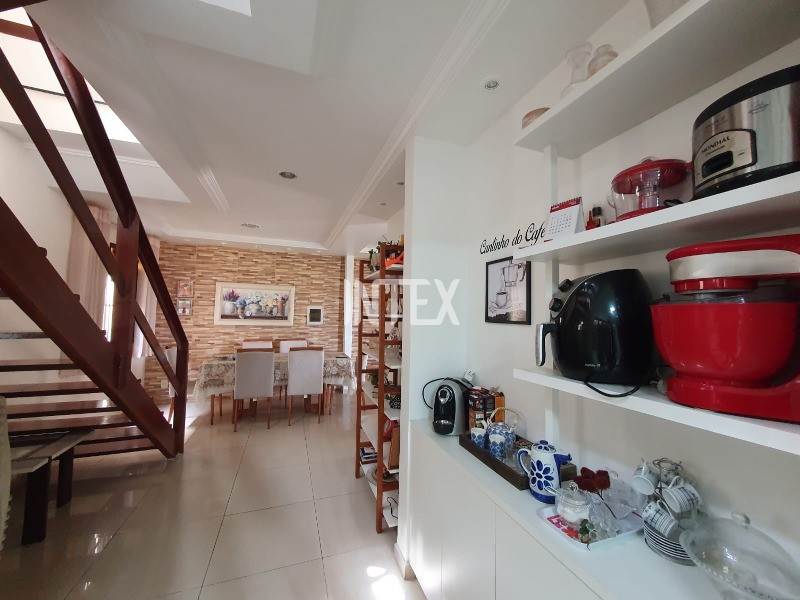 Casa à venda com 4 quartos, 350m² - Foto 13