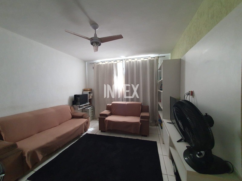 Apartamento à venda com 2 quartos, 78m² - Foto 2