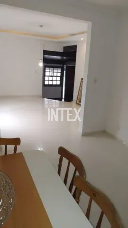 Casa à venda com 4 quartos, 198m² - Foto 7