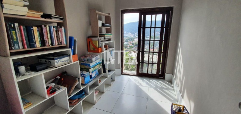 Casa à venda com 4 quartos, 414m² - Foto 30