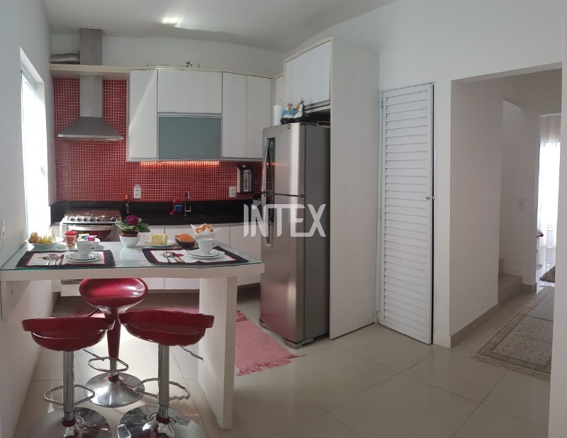 Casa à venda com 3 quartos, 200m² - Foto 13