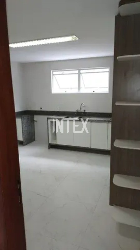 Casa à venda com 4 quartos, 198m² - Foto 5