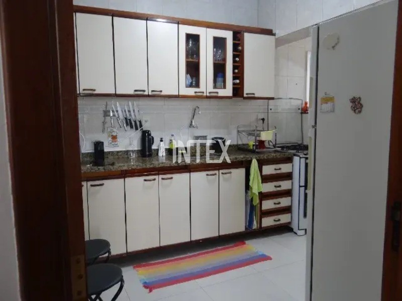 Apartamento à venda com 2 quartos, 85m² - Foto 11