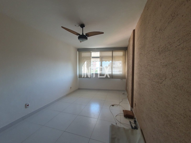 Apartamento à venda com 2 quartos, 110m² - Foto 1