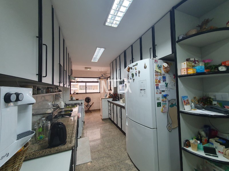 Apartamento à venda com 4 quartos, 195m² - Foto 17