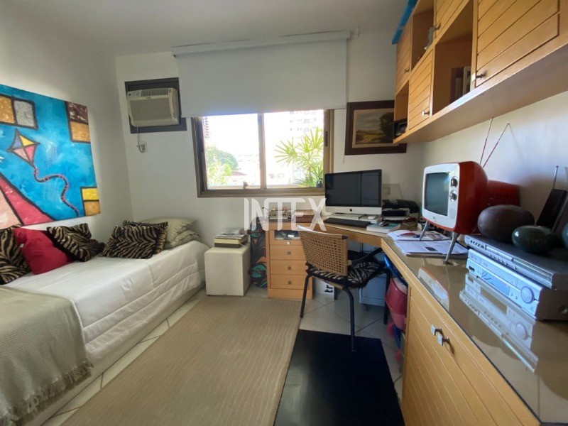 Apartamento à venda com 3 quartos, 135m² - Foto 17