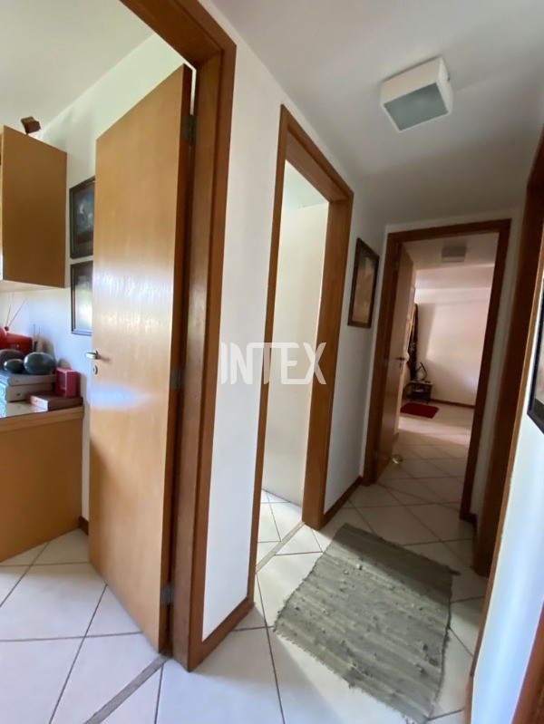 Apartamento à venda com 3 quartos, 135m² - Foto 19