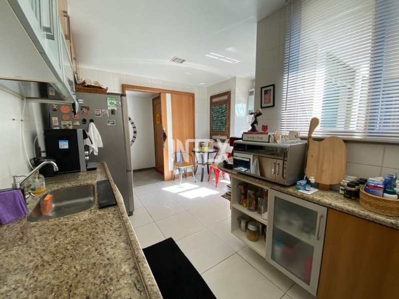 Apartamento à venda com 3 quartos, 135m² - Foto 31