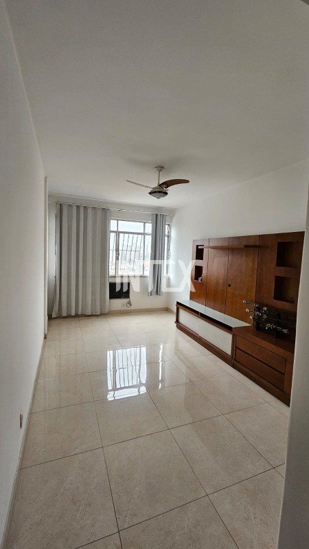 Apartamento à venda com 2 quartos, 72m² - Foto 1