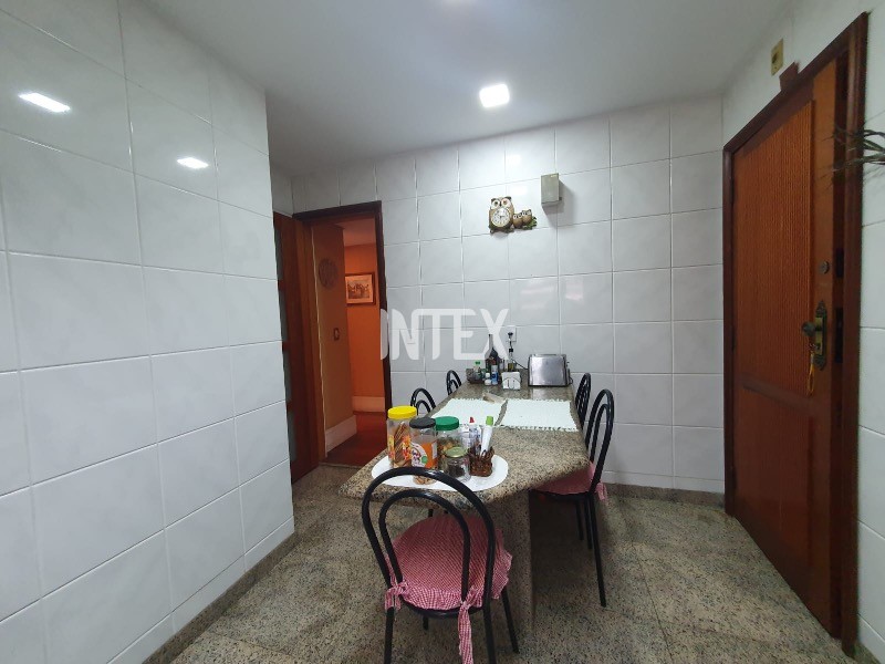 Apartamento à venda com 4 quartos, 195m² - Foto 21