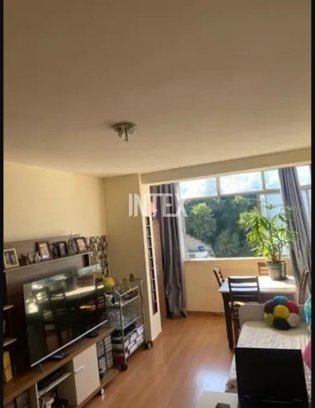 Apartamento à venda com 1 quarto, 43m² - Foto 2