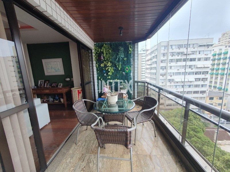 Apartamento à venda com 4 quartos, 195m² - Foto 2