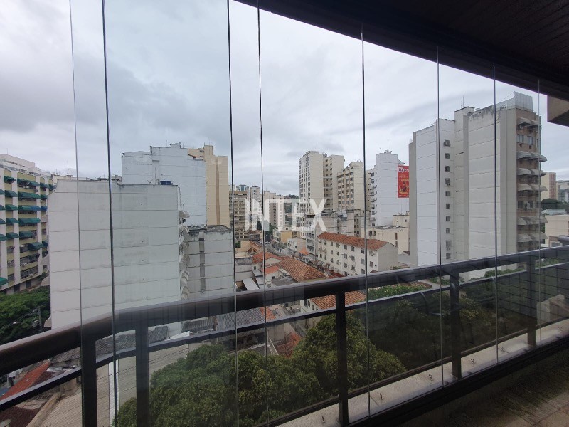 Apartamento à venda com 4 quartos, 195m² - Foto 4