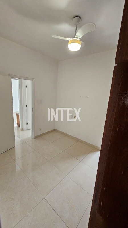 Apartamento à venda com 2 quartos, 72m² - Foto 11