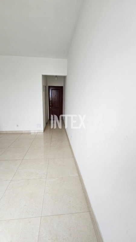 Apartamento à venda com 2 quartos, 72m² - Foto 12