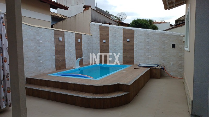 Casa à venda com 3 quartos, 120m² - Foto 1